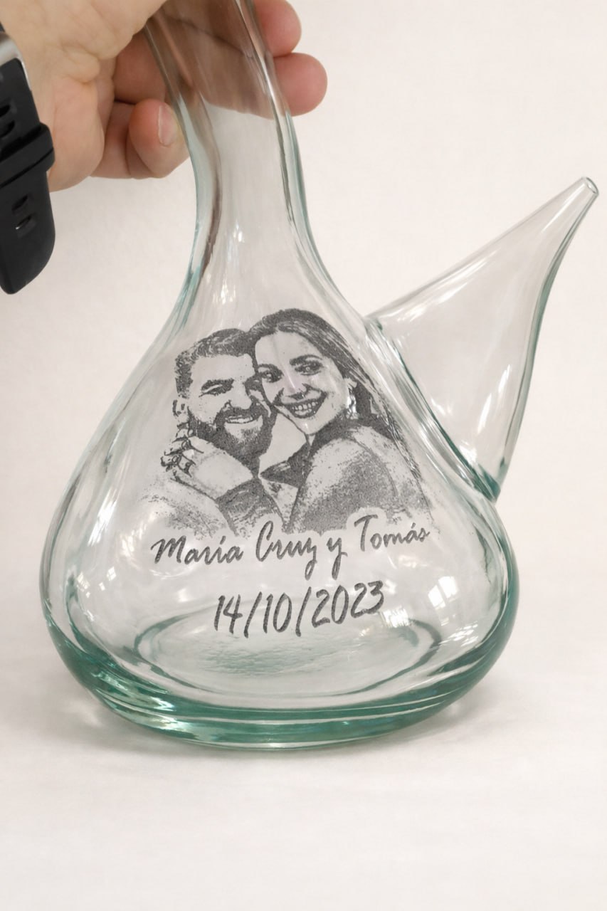 Porron personalizado para boda con diseno elegante